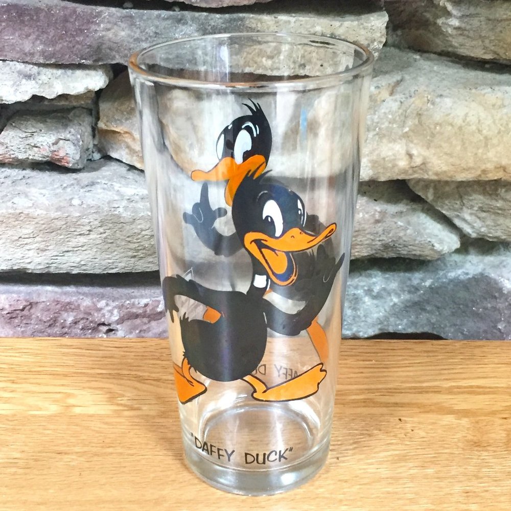 Vintage Daffy Duck Glass Warner Bros Pepsi 1973